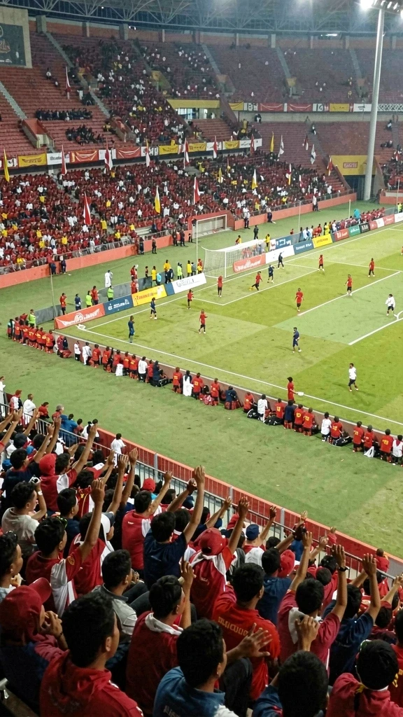 Grafis yang mengesankan dan penuh warna.